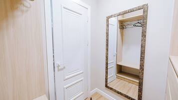 Apartment, 2 Bedrooms, Accessible | Interior