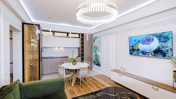 Apartment, 2 Bedrooms, Accessible | Dining room