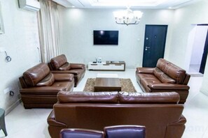 Unclassified image, 5 of 21, button - De Grandeur Tower Apartment (Ojodu)