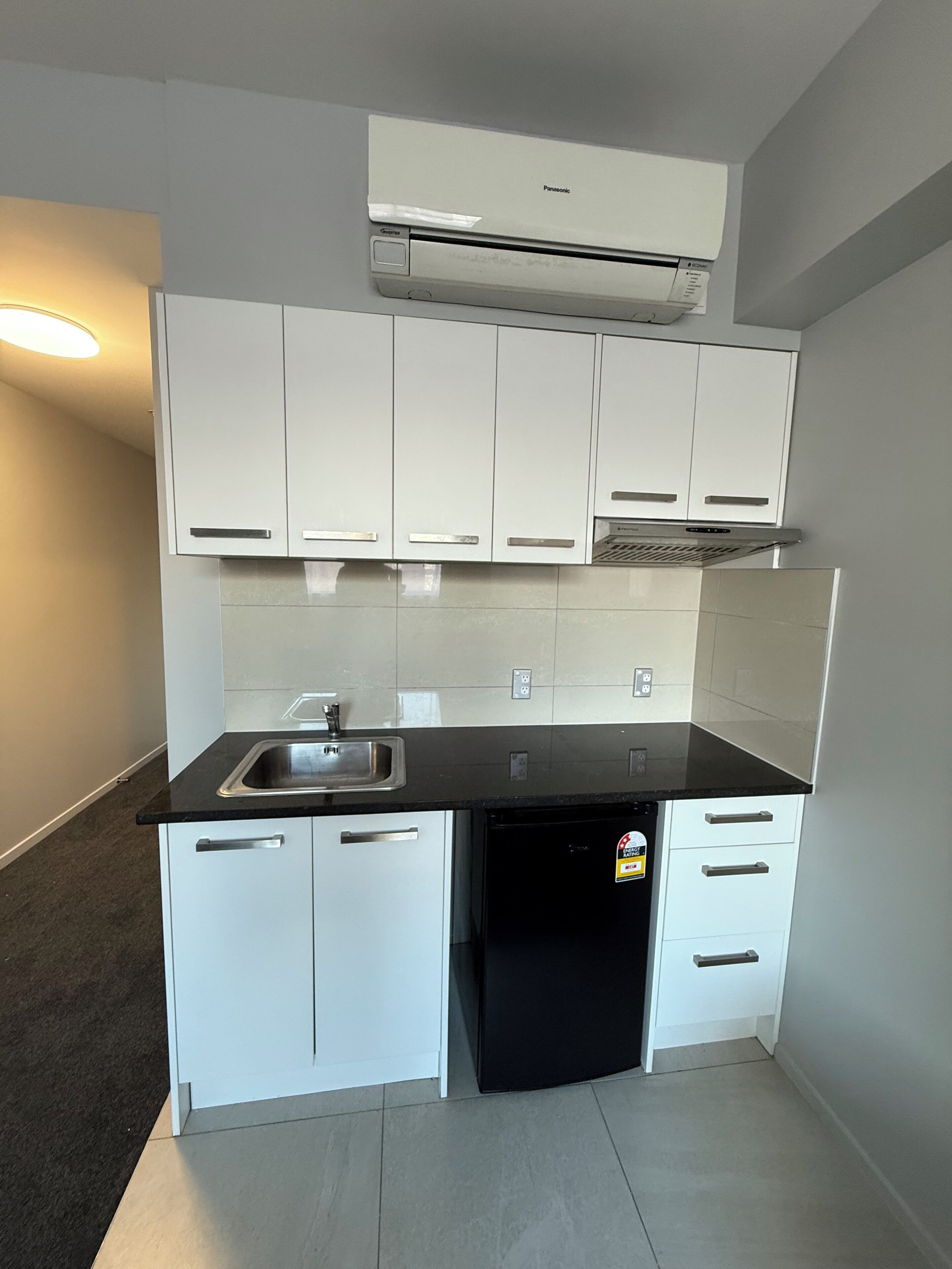Studio | Private kitchen | Mini-fridge, microwave