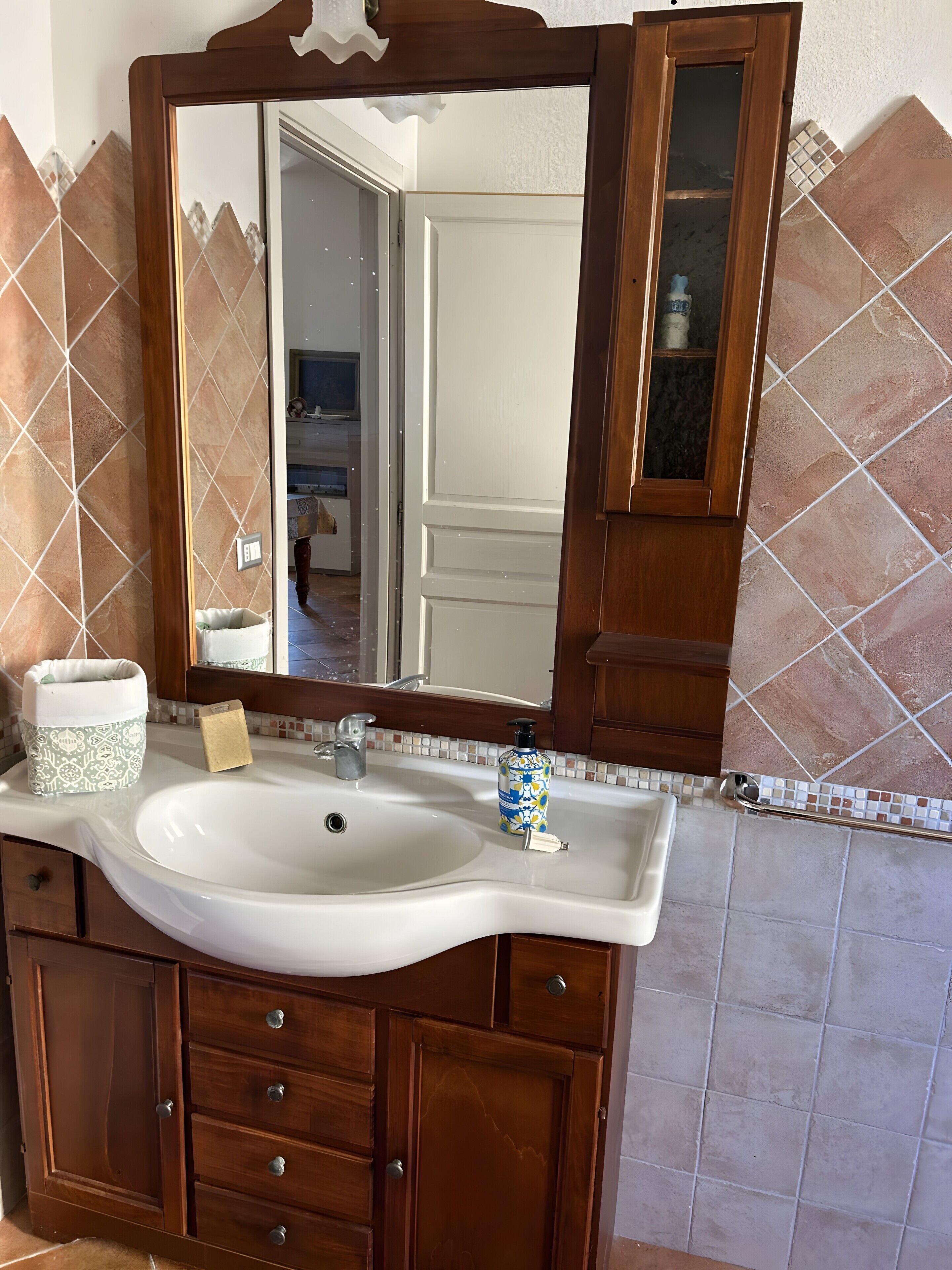 Een douche, een haardroger, handdoeken