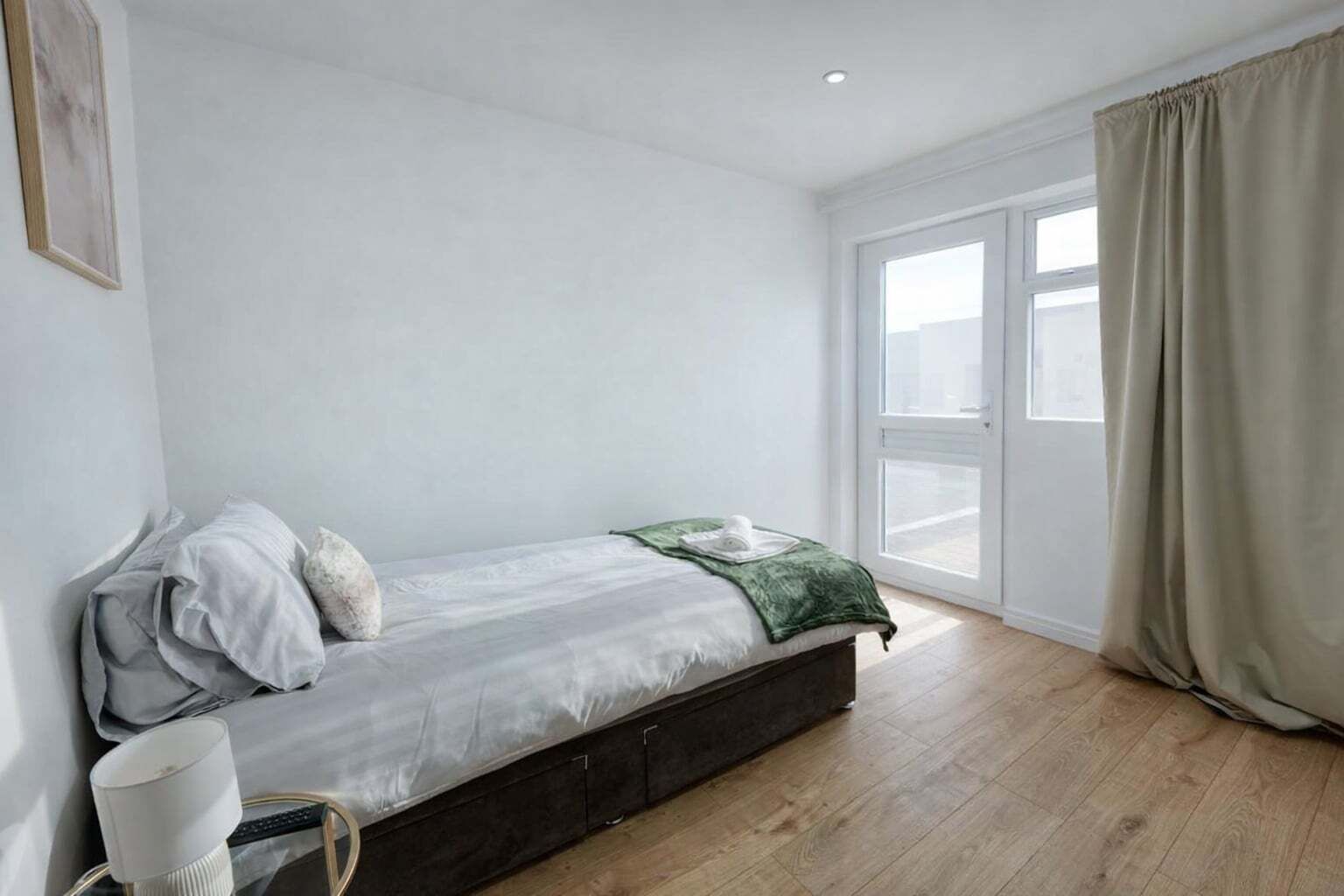 5 bedrooms, iron/ironing board, free WiFi, bed sheets