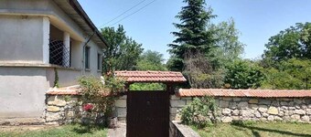 Tranquil 3-bedroom house with amazing garden in charming Malko Tranovo