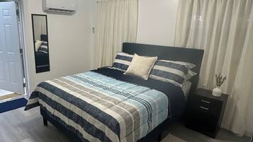 1 dormitorio, tabla de planchar con plancha, wifi gratis y ropa de cama