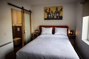3 bedrooms, iron/ironing board, Internet, bed sheets