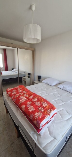 Travel crib - Vrbo Property (Arvert)