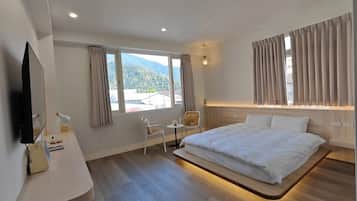 Comfort Double Room, Mountain View | Desk, laptop workspace, free WiFi