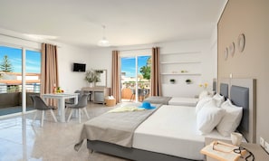 Studio, Balcony, Courtyard View | In-room safe, iron/ironing board, free WiFi