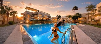 Kavros Beachside Apts