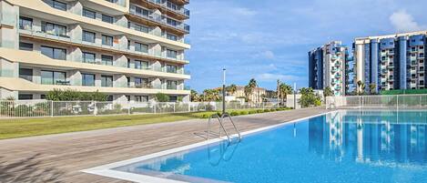 Outdoor pool, a heated pool