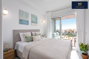 2 bedrooms, free WiFi, bed sheets, wheelchair access - Brisa Azul 2-bedroom apartment in punta prima, pool, gym, jacuzzi (Torrevieja)