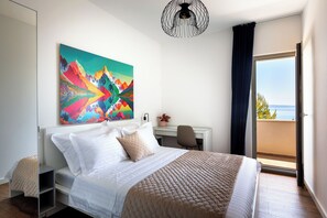 3 Schlafzimmer, Schreibtisch, Bügeleisen/Bügelbrett, Reisekinderbett