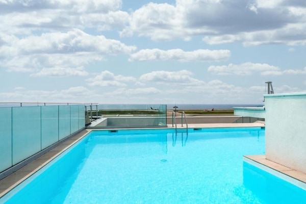 Indoor pool, seasonal outdoor pool, sun loungers