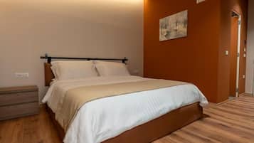 Habitación Confort doble, balcón, vistas al jardín | Caja fuerte, escritorio, sistema de insonorización y wifi gratis