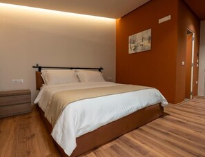 Caja de seguridad en la habitación y escritorio 