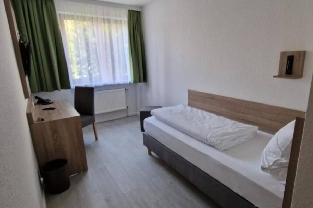 Iron/ironing board, free WiFi