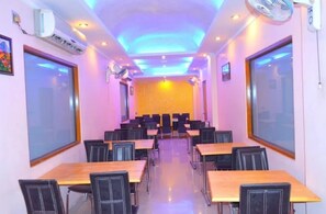 Dining - Hotel Reliance (Durgapur)