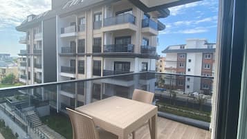 Kondo Deluks, balkon | Tempat makan outdoor