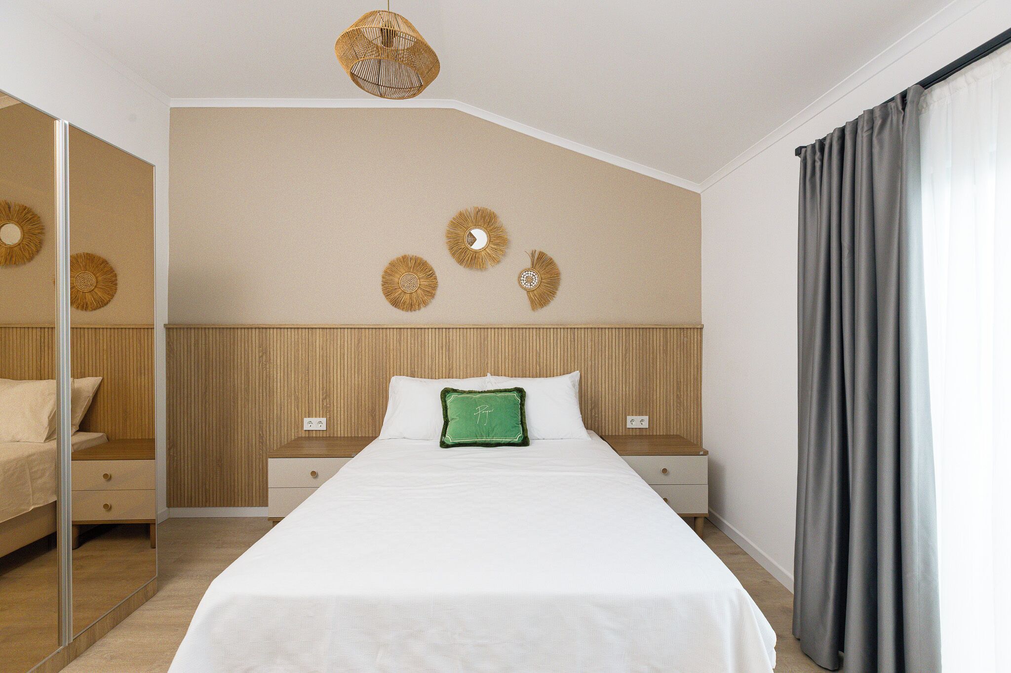 Family Duplex, Balcony
