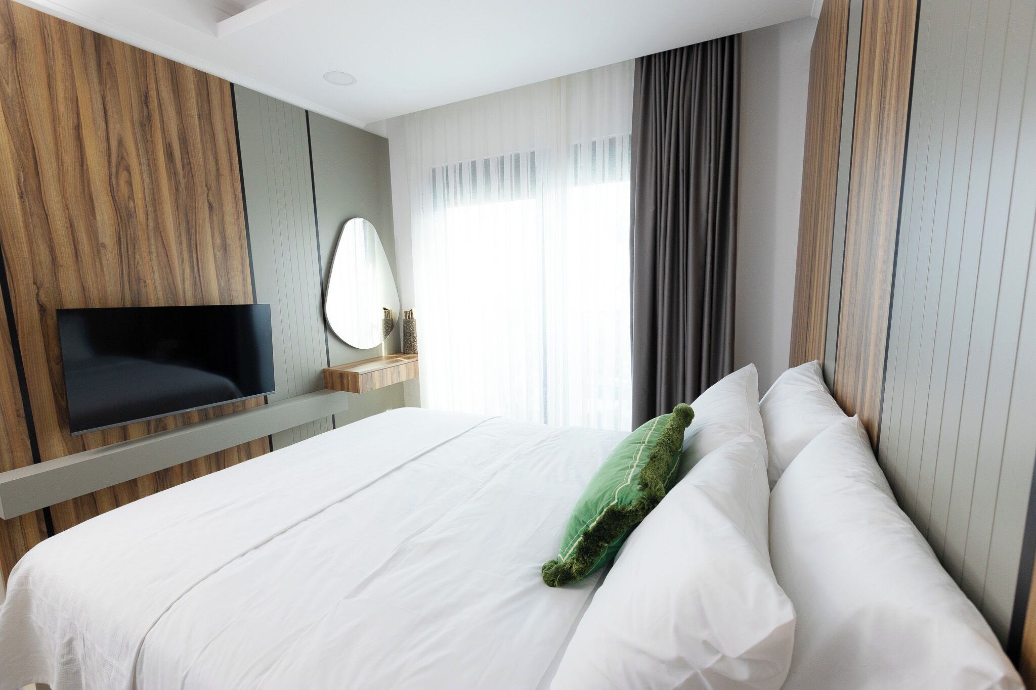 Apartamento Premium, no fumadores, balcón | Espacio para trabajar con un portátil y ropa de cama