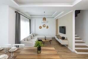 Dúplex familiar, balcón | Zona de estar