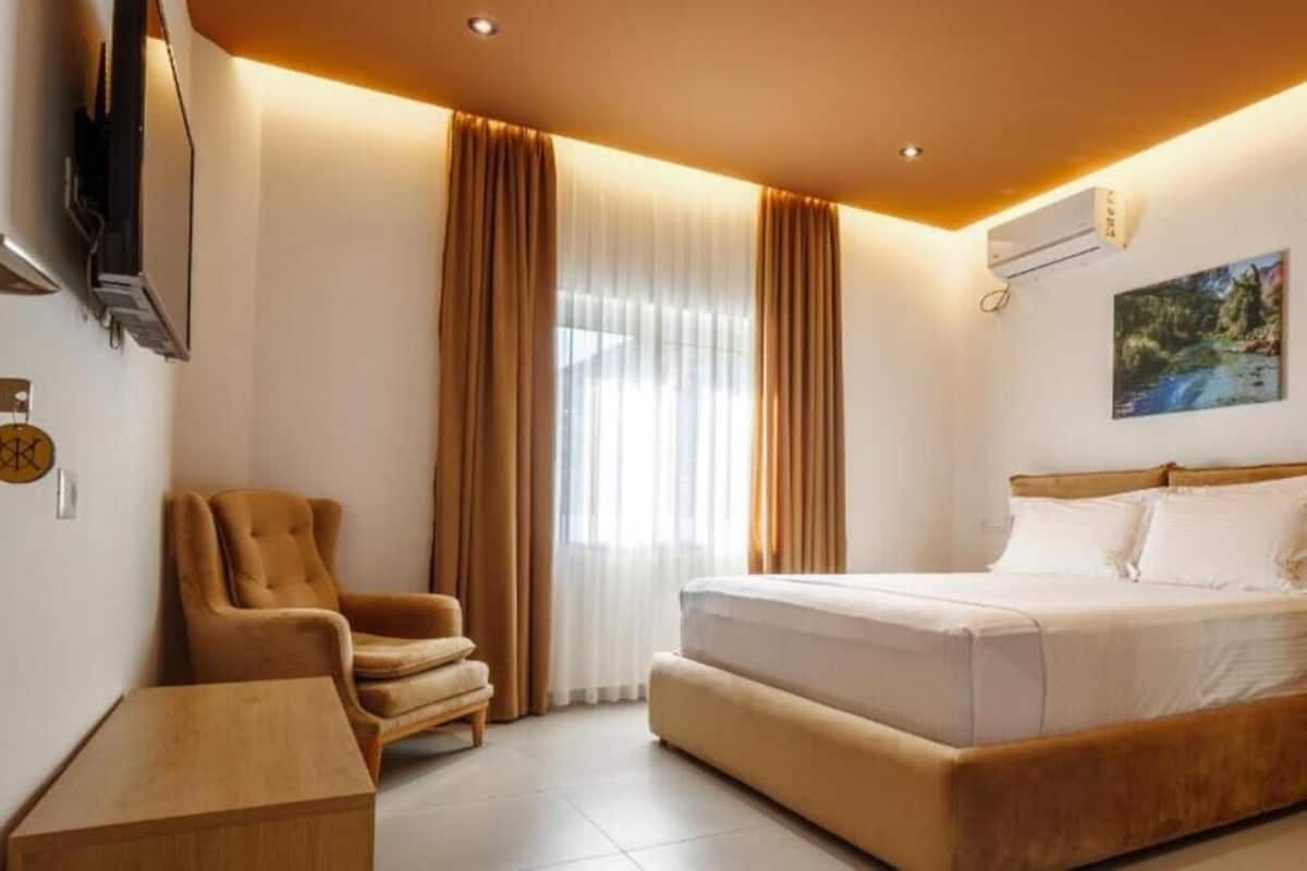Standard Double Room | Free WiFi