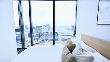 Iron/ironing board, Internet, bed sheets