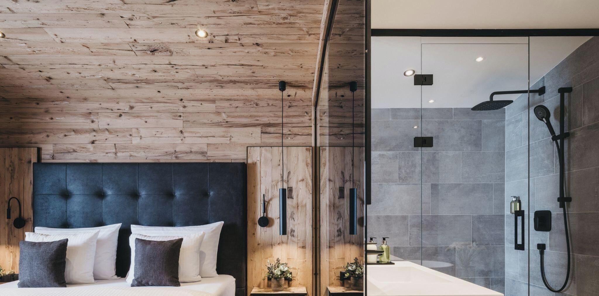 Basic Double Room, Balcony | Bathroom | Free toiletries, hair dryer, towels, soap