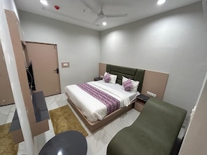 华丽客房 | 笔记本电脑工作区、免费 WiFi