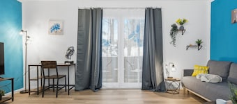 Central Location – Garage – Balcony – Near University – WiFi