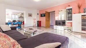 TV - Villa Butkovici by Villas Guide (Marcana)