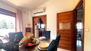 Dining - House Dino by Villas Guide (Banjole)