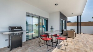 Outdoor dining - Villa Sofi by Villas Guide (Peroj)