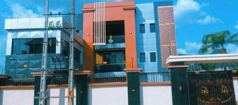Cecillia Exclusive Hotel And Suites