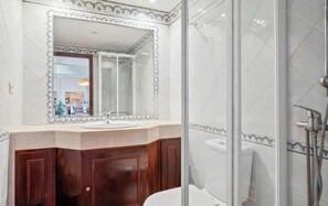 Hair dryer, towels, toilet paper - Mana Kai Paddle – Bed & Breakfast & Outdoor Experiences (Setúbal)
