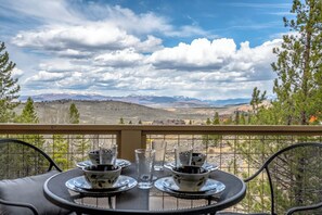 Outdoor dining - Granby Ski Retreat w/ Views, Bunks, Sleeps 14 (Granby)