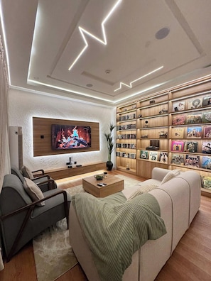 Chambre Deluxe, balcon, vue ville | Intérieur