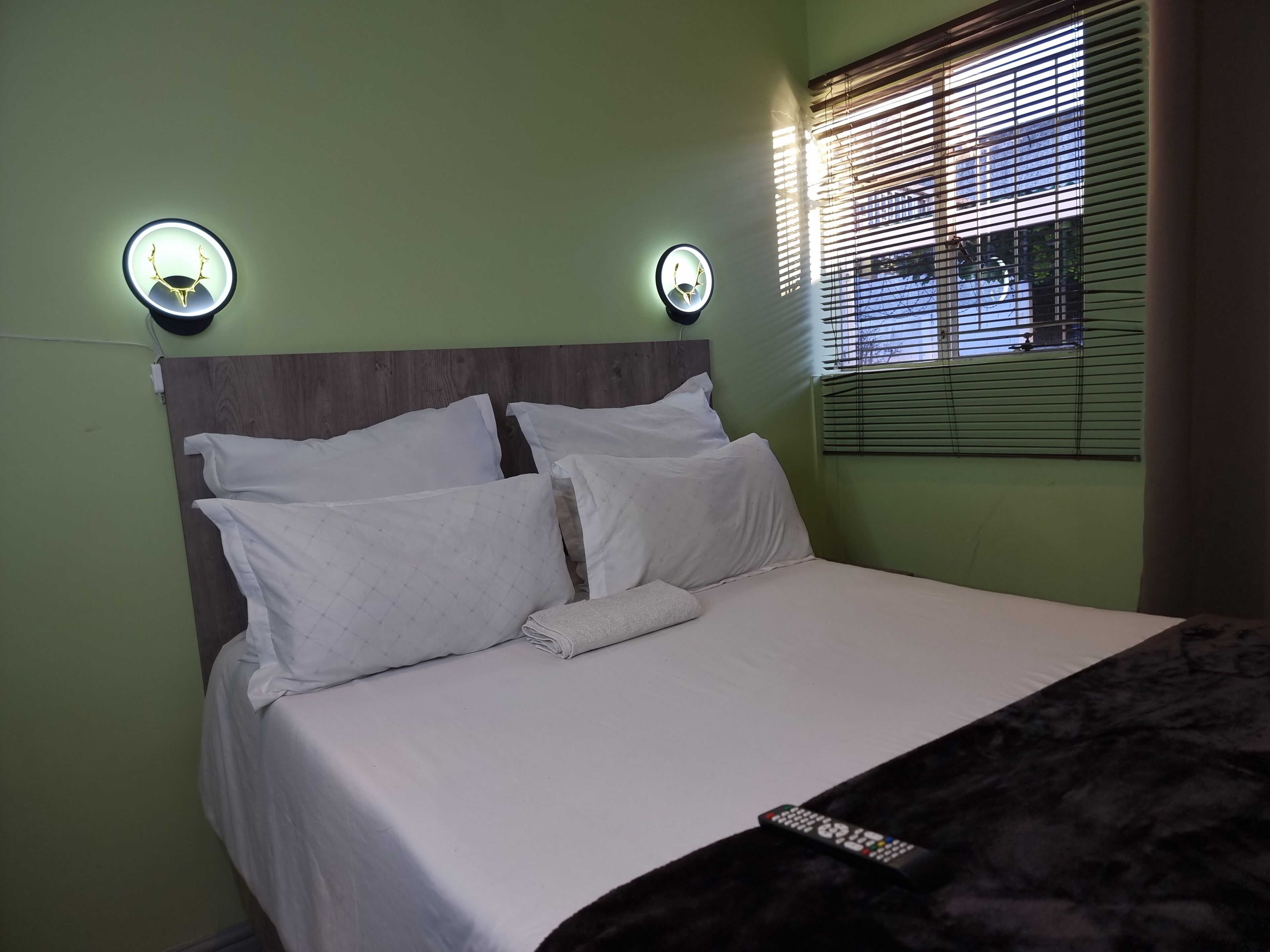 Desk, laptop workspace, iron/ironing board, free WiFi