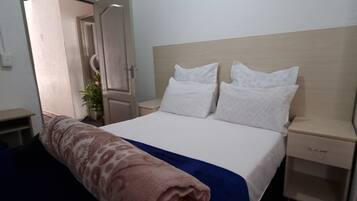 Family Double or Twin Room | Desk, laptop workspace, iron/ironing board, free WiFi