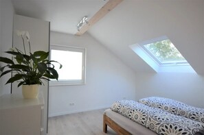 Bügeleisen/Bügelbrett, WLAN, Bettwäsche