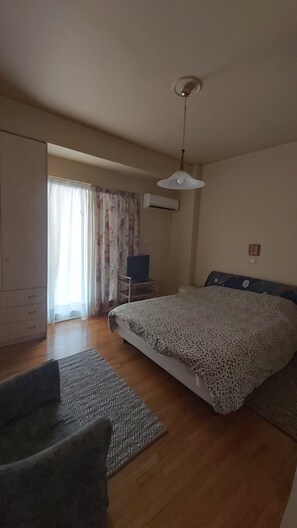 2 chambres, fer et planche à repasser, Wi-Fi, draps fournis