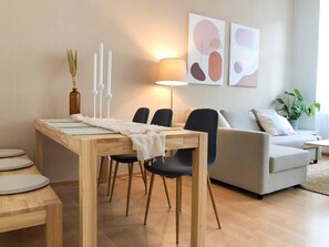 Dining - Spacious apartment on 3rd Floor no elevator (Vienna)