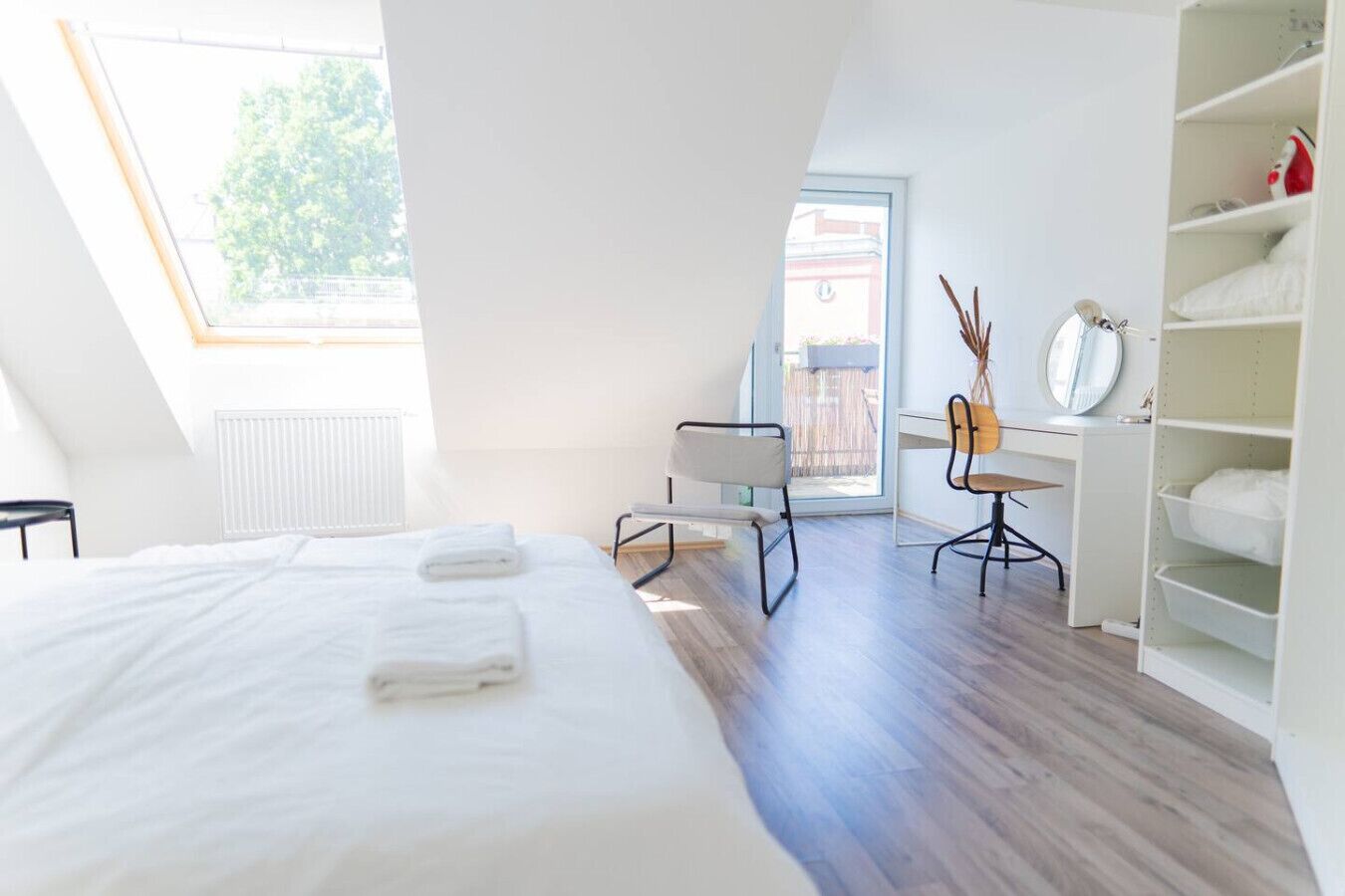 2 bedrooms, desk, iron/ironing board, travel crib