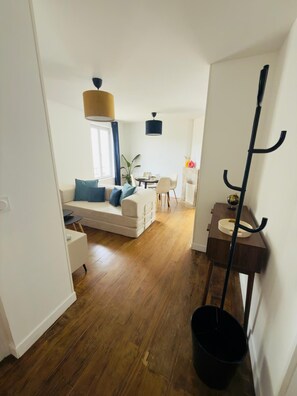 Living area - Renovated apartment - Beauval stage - Castle - Garage (Valençay)