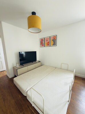 1 bedroom, WiFi, bed sheets - Renovated apartment - Beauval stage - Castle - Garage (Valençay)