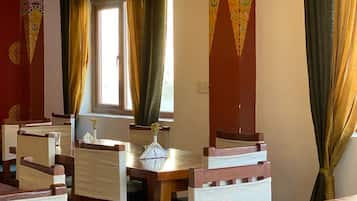 Deluxe Room | Dining