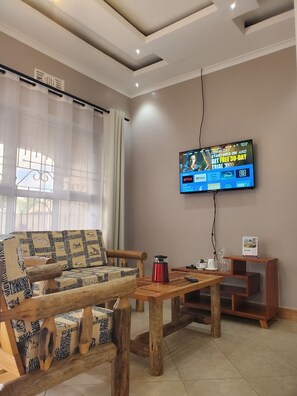 Living area - ESE HOMESTAY MANYARA (Lake Manyara National Park)