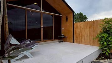 Standard Villa, 1 King Bed, Mountain View | Free WiFi, bed sheets