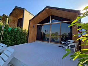 Standard Villa, 1 King Bed, Mountain View | Living area | 35-inch flat-screen TV with cable channels - Kiangnapa Cottage (Kanchanaburi)