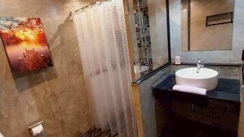Superior Room, Bathtub, Mountain View | Bathroom | Towels, soap, shampoo